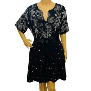 Gretchen Scott Unique Black Dress White 3D/Embroidered/floral Flare Pullover M